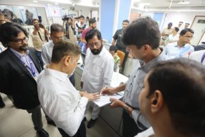 उपमुख्यमंत्री एकनाथ शिंदे यांनी घेतला परिस्थितीचा आढावा
