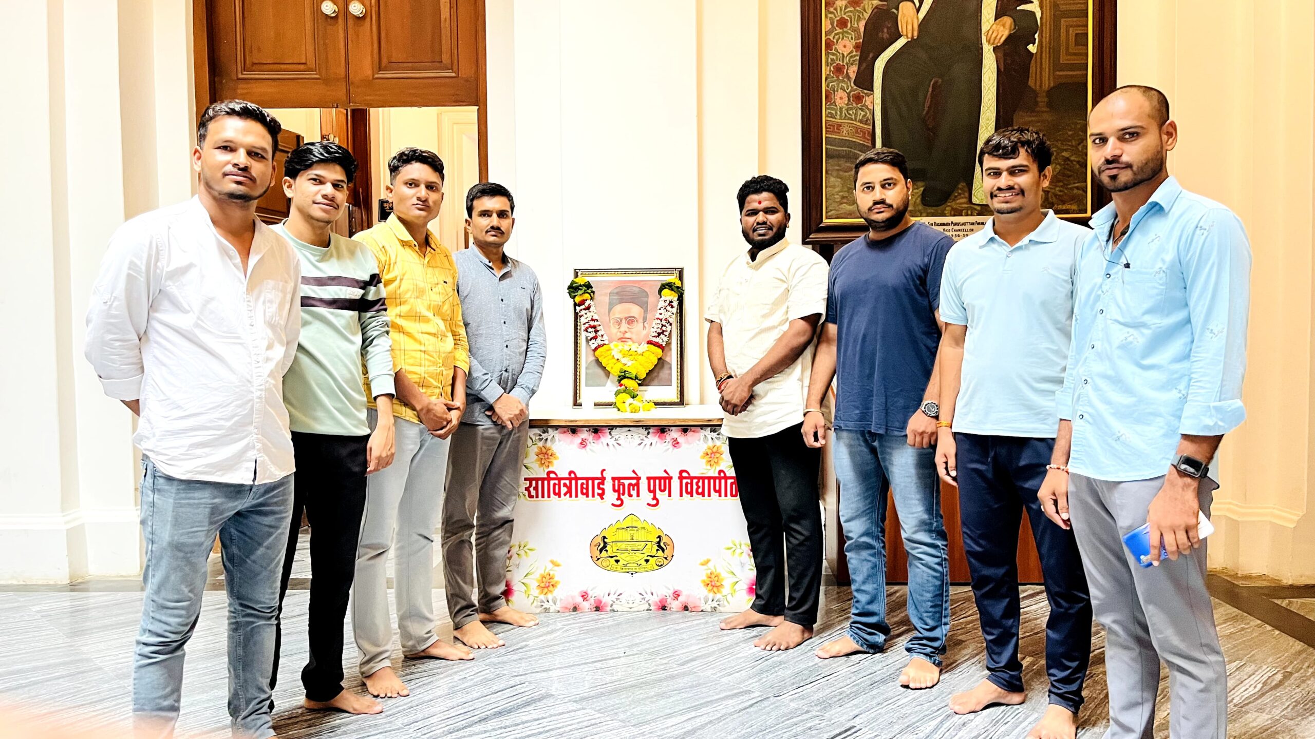 सावित्रीबाई फुले पुणे विद्यापीठात स्वातंत्र्यवीर सावरकरांना जयंतीनिमित्त अभिवादन