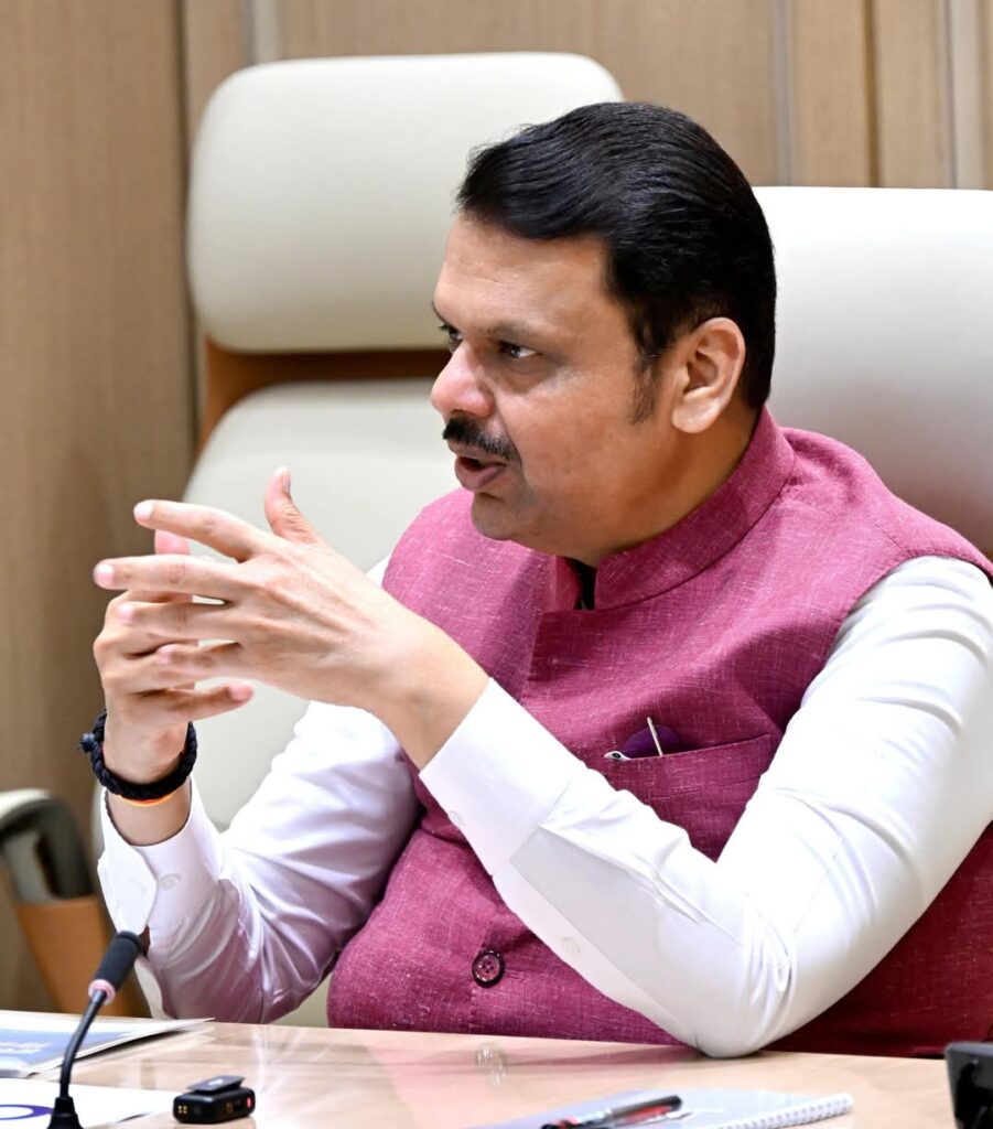राज्यात अवकाळी पावसाचे थैमान, मुख्यमंत्री देवेंद्र फडणवीस यांनी घेतला आढावा