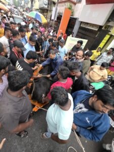 गोमातेची अखेर १० तासानंतर सुटका, अग्निशमन दलाचे प्रयत्न यशस्वी
