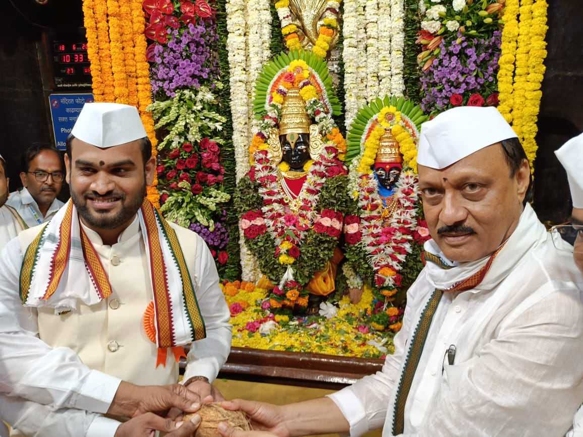 जगद्गुरु श्री संत तुकाराम महाराज संस्थान मंदिरात उपमुख्यमंत्री अजित पवार यांनी घेतले दर्शन