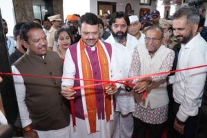 संतपीठात शिक्षण घेणारे विद्यार्थी भागवत धर्म जगभरात पोहोचवतील-मुख्यमंत्री देवेंद्र फडणवीस