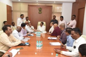 चैत्यभूमी पासून इंदू मिल येथील आंतरराष्ट्रीय स्मारकापर्यंतच्या मार्गाच्या कामातील अडथळे दूर करणार -विधानसभा उपाध्यक्ष अण्णा बनसोडे