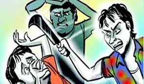 तरुणावर तीन जणांनी केला चाकू हल्ला