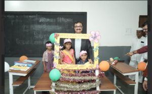 निघोजे येथील जिल्हा परिषद शाळेत शाळा प्रवेशोत्सव उत्साहात साजरा