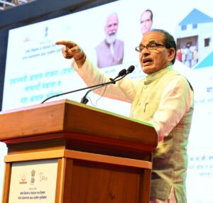 मुख्यमंत्री आणि केंद्रीय कृषी मंत्री यांच्या हस्ते महाआवास अभियान अंतर्गत पुरस्कारांचे वितरण