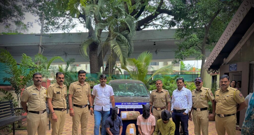 पुण्यात गांजा तस्करीचा प्रयत्न, सोलापूरच्या टोळीच्या मुसक्या आवळल्या