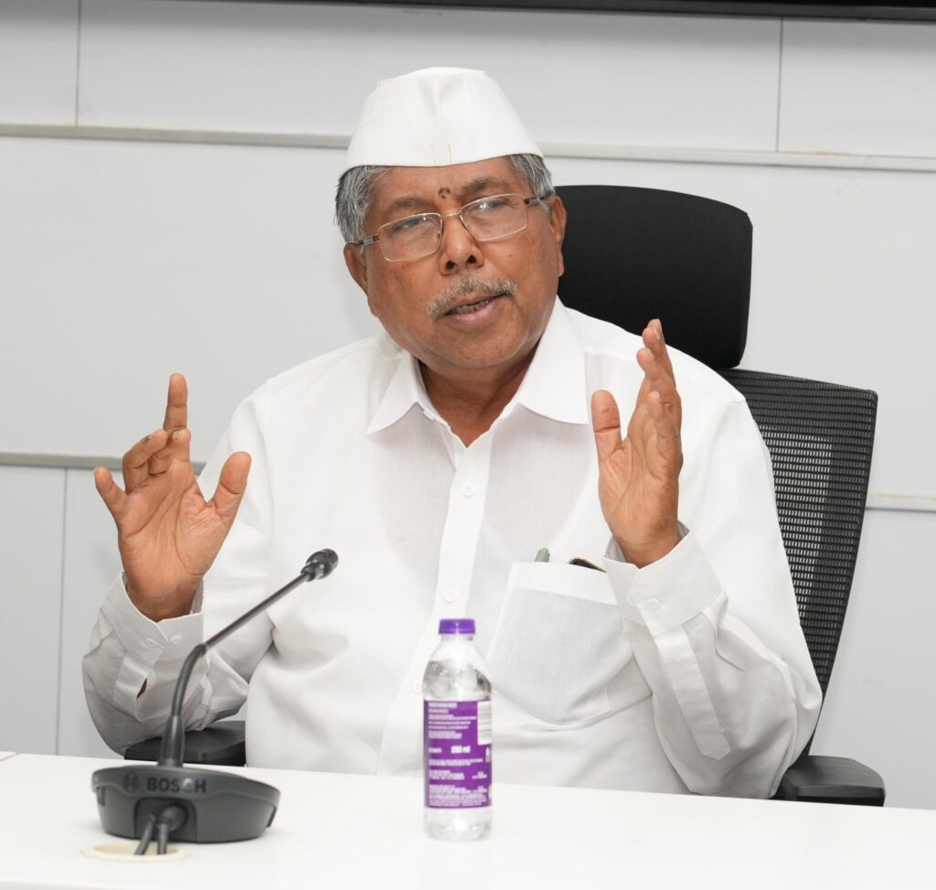 'वारकरी भक्तीयोग' कार्यक्रम यशस्वी करण्याकरीता सर्वांनी पुढाकार घ्यावा-उच्च व तंत्रशिक्षण मंत्री चंद्रकांतदादा पाटील