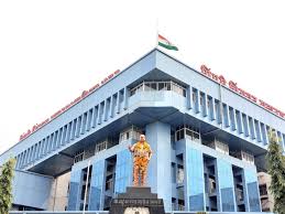 बचत गटातील महिलांमार्फत घरोघरी जाऊन मालमत्ता कर बिलांचे वाटप