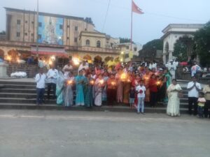 आळंदी मंदिरात एकादशी दिनी भाविकांची गर्दी; पुष्प सजावट लक्षवेधी