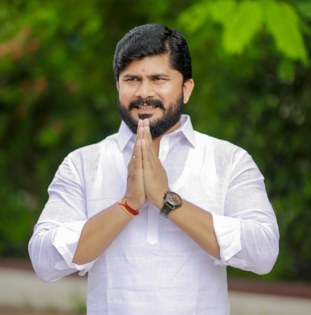 केसनंदच्या सरपंचपदी विशाल हरगुडे पाटील