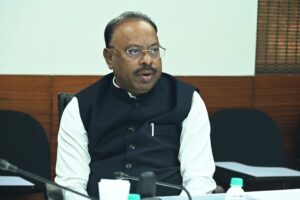 शेतजमिनीशी निगडित प्रकरणे मार्गी लावण्याकरीता लोकअदालतीचे आयोजन करा-महसूलमंत्री चंद्रशेखर बावनकुळे