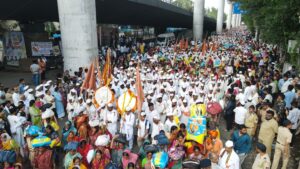 तुका म्हणे नाही आणिक सोइरे, तुजविण दुसरे पांडुरंगा