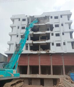 पीएमआरडीएकडून अनधिकृत सहा मजली इमारत जमीनदोस्त