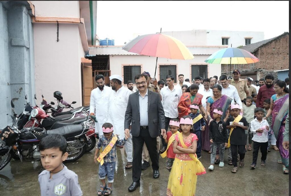 निघोजे येथील जिल्हा परिषद शाळेत शाळा प्रवेशोत्सव उत्साहात साजरा