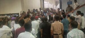 कोथरूडमध्ये ‘संन्यस्त खडग’ नाटक वंचित बहुजन आघाडीकडून बंद