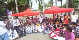 पुणे : अतिक्रमण विरोधी कारवाईचा निषेध