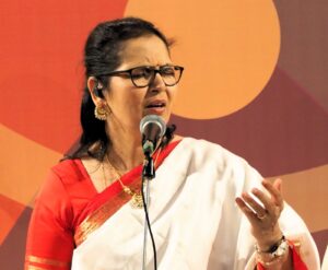 ‘तुका म्हणे’ कार्यक्रमात अर्पणा केळकर यांची गायन सेवा
