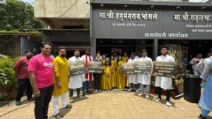 पिंपरीत ‘अवकारीका’ चित्रपटाच्या टीमने पथनाट्य सादर करत केली स्वच्छता विषयक जनजागृती