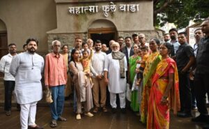 फुले वाडा विस्तारीकरणासाठी भुसंपादन गतीने करा - मंत्री छगन भुजबळ