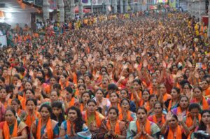 दगडूशेठ' गणपतीसमोर ३५ हजार महिलांचे अथर्वशीर्ष पठण