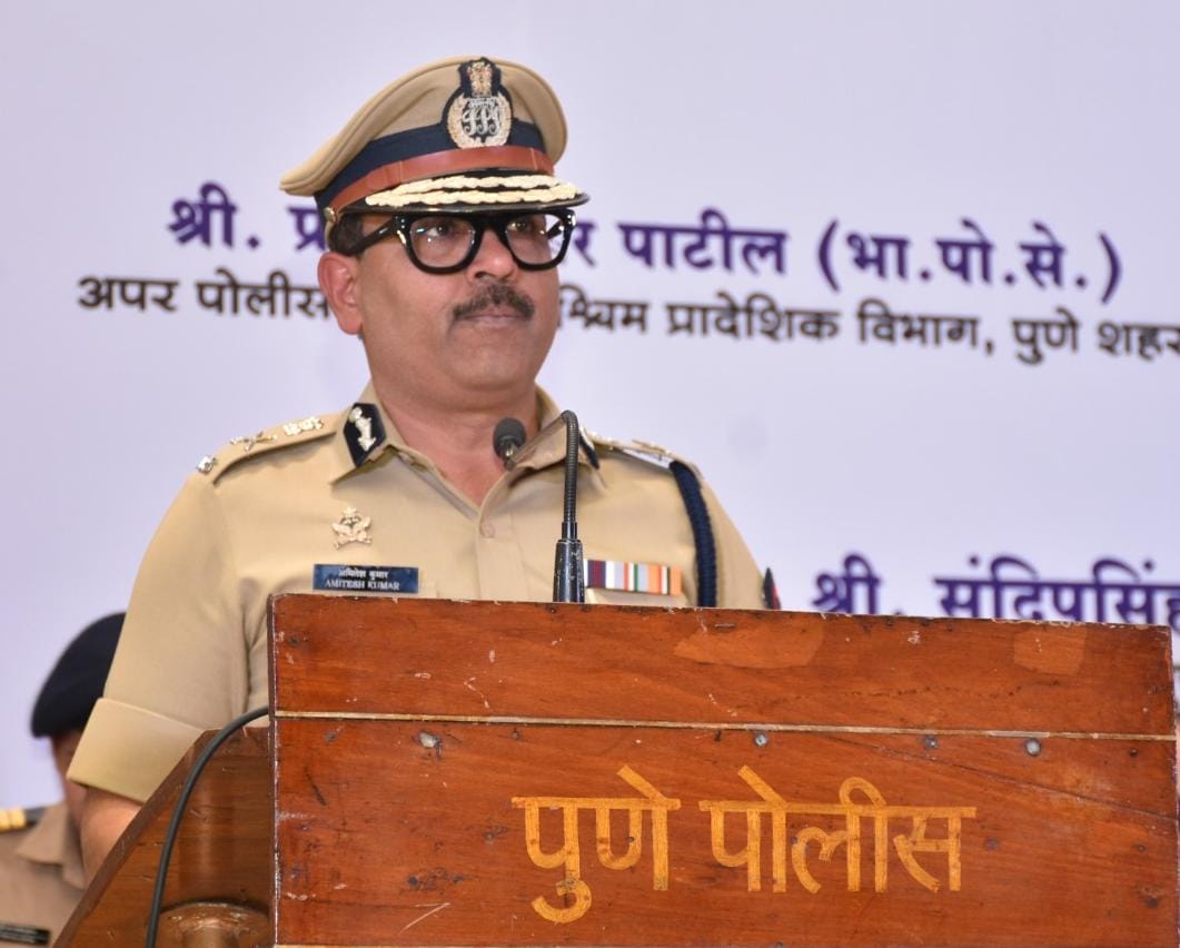 पुणे पोलिस आयुक्तांनी केला मुख्यमंत्र्यांना फोन अन् प्रश्न सुटला
