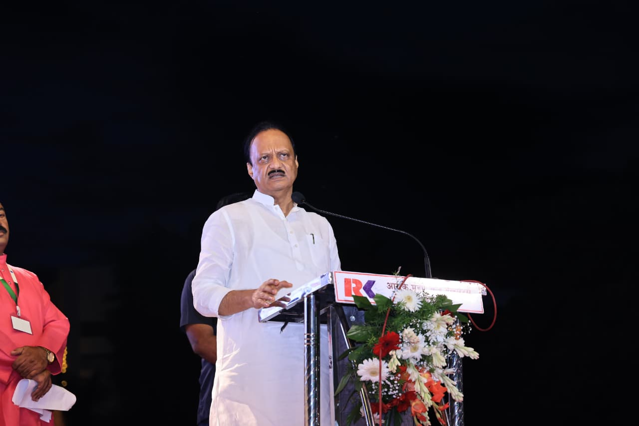 राष्ट्रध्वज स्तंभ तरुण पिढीला देशभक्तीची प्रेरणा देईल - उपमुख्यमंत्री अजित पवार