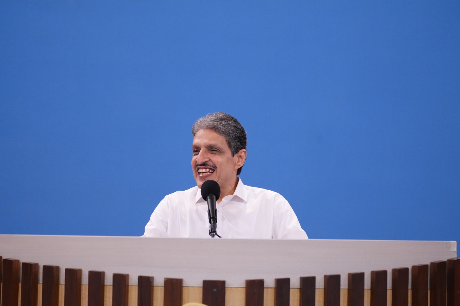Learn to flow like the water of a river - Sirshree