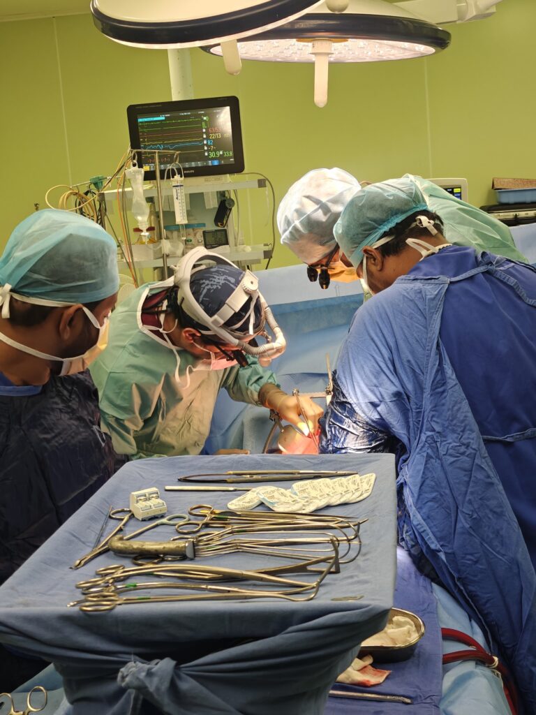भारतातील पहिले हृदयासह मूत्रपिंड असे एकत्रित प्रत्यारोपण शस्त्रक्रिया पिंपरीतील डीपीयू सुपर स्पेशालिटी हॉस्पिटलमध्ये यशस्वी