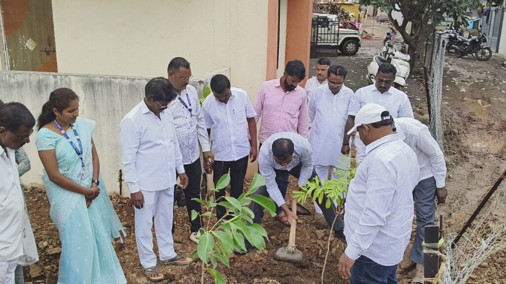 सेवा हमी पंधवड्यात 1 हजार वृक्षारोपण करण्यात येणार-तहसीलदार गणेश शिंदे