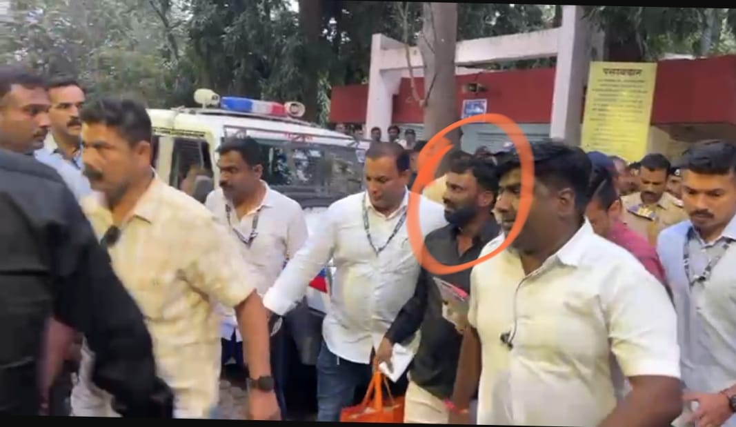 गॅंगवारमुळे मुलाचा गेला जीव, जेलमधून बाहेर येताच बापाने केले अंत्यसंस्कार