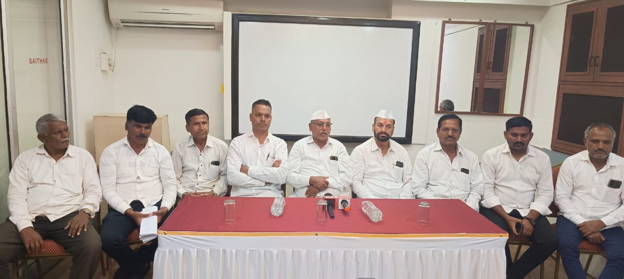 गावकीने पुढाकार घेऊ मुक्त केले पाणंद रस्ते