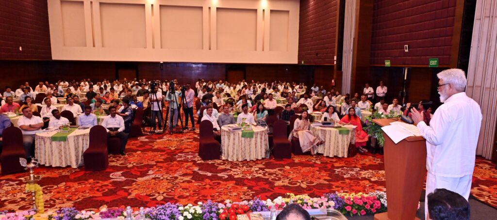 शालेय शिक्षण दर्जेदार पद्धतीने देण्यासह विविध विषयांवर चर्चा