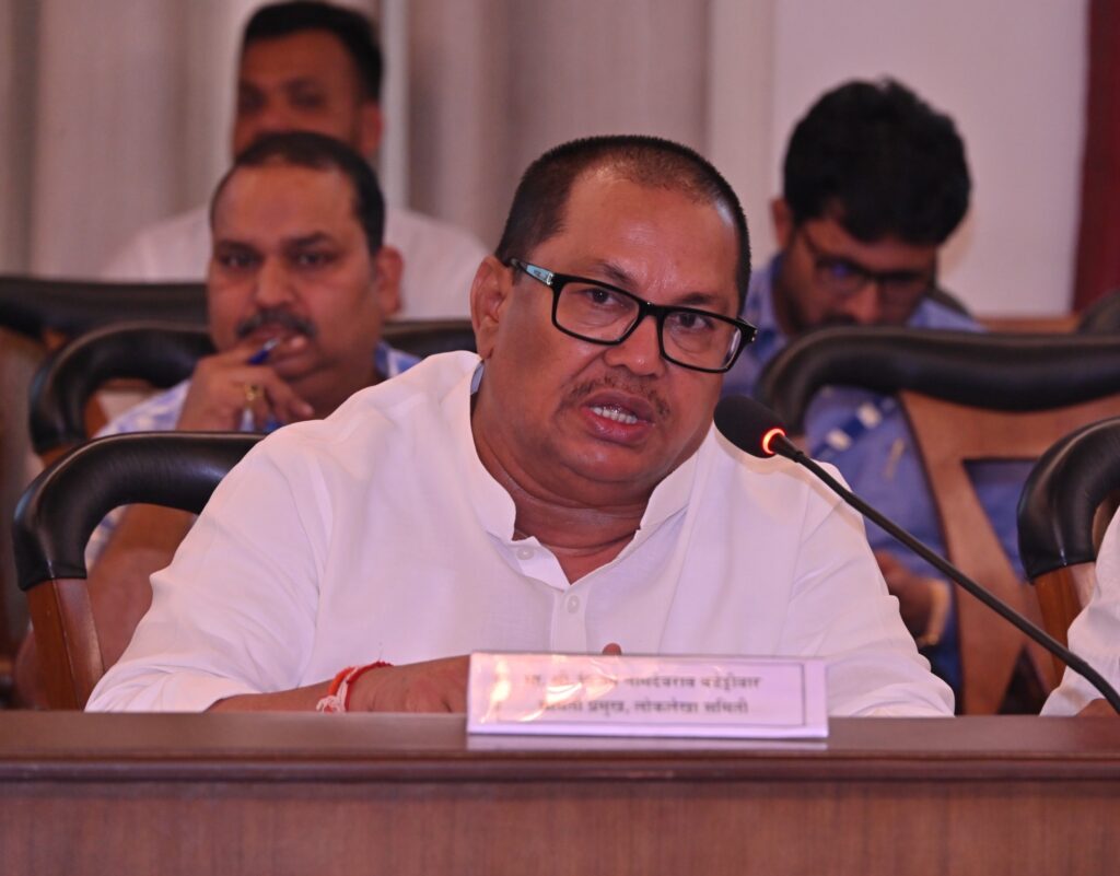 महाराष्ट्र विधानमंडळ लोकलेखा समितीने घेतली 'कॅग'च्या अहवालातील प्रकरणाबाबत माहिती