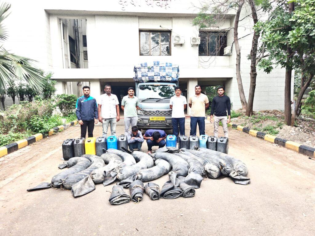 बारामतीजवळ अवैधरित्या २ हजार २९५ लिटर गावठी दारूसाठा जप्त