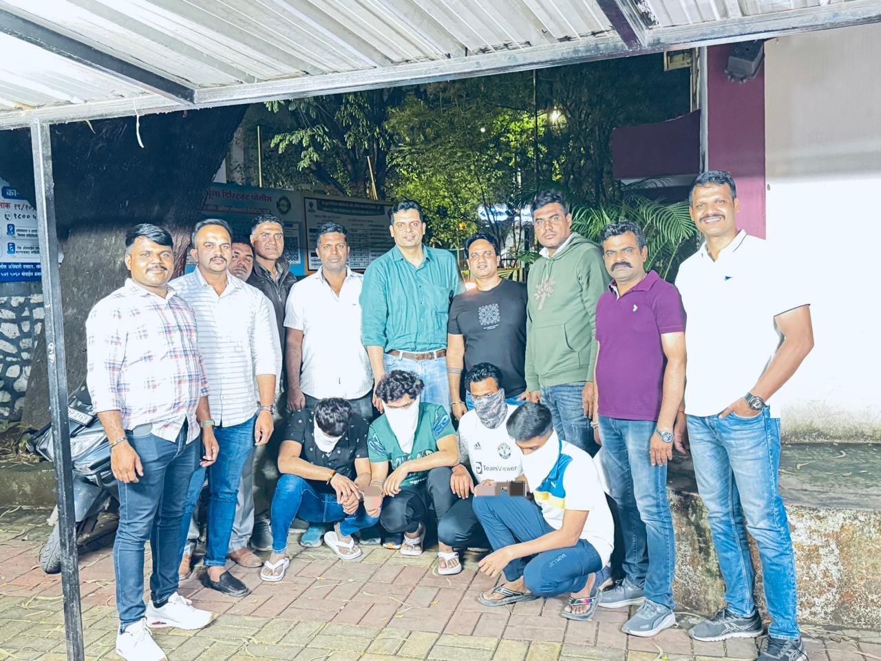 पुण्यातील तडीपार गुंडासह चौघे गजाआड