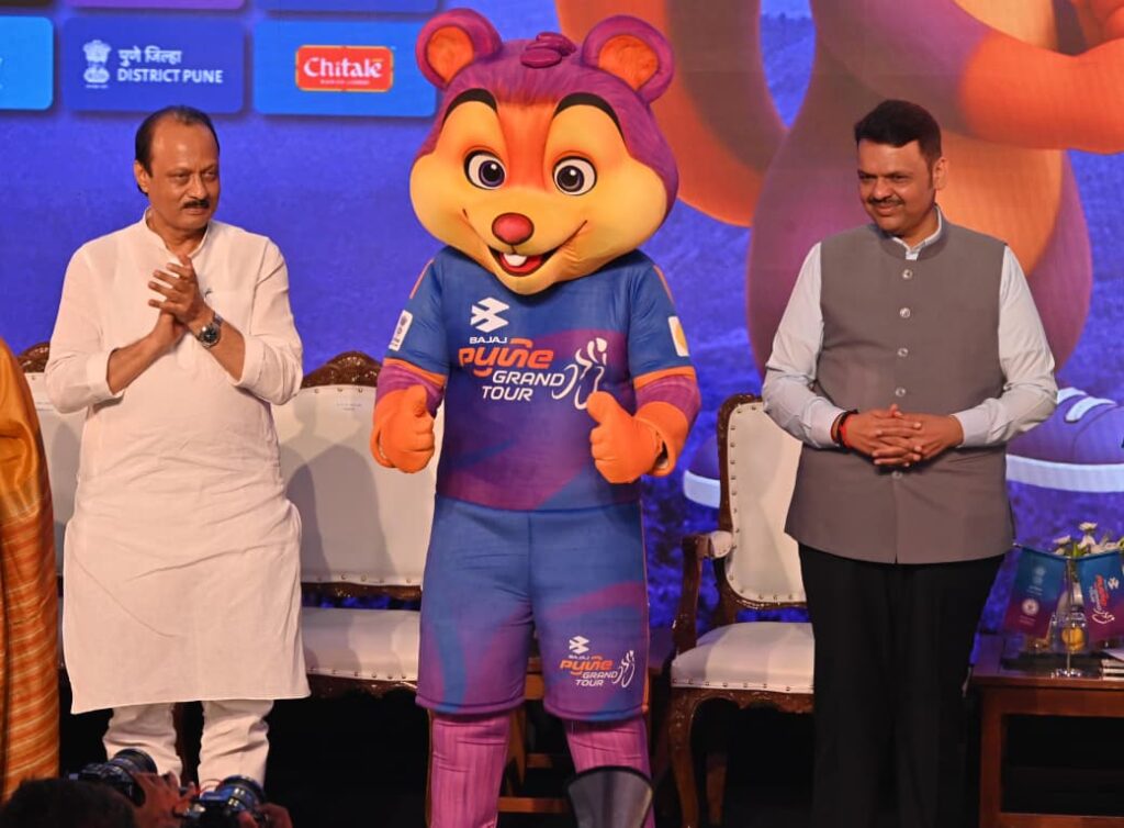 ‘पुणे ग्रॅण्ड टूर २०२६’च्या बोधचिन्हाचे आणि जर्सीचे मुख्यमंत्री देवेंद्र फडणवीस यांच्या हस्ते अनावरण