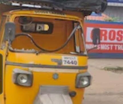 कासेवाडीत अल्पवयीनांकडून १२ वाहनांची तोडफोड