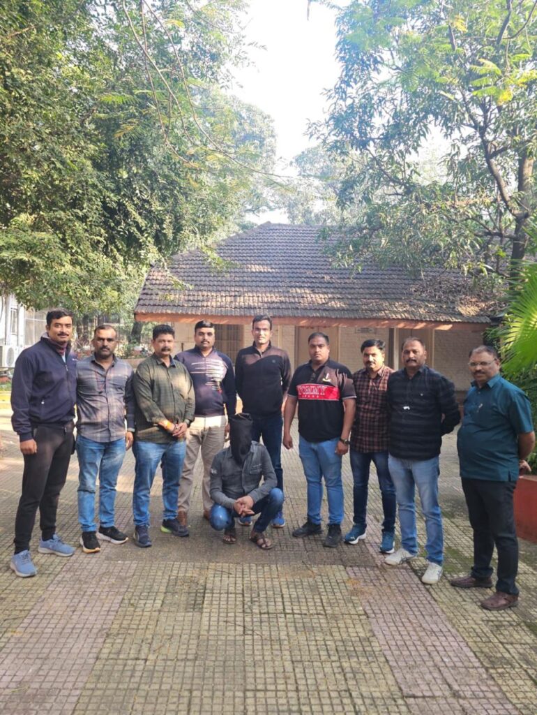 कुख्यात नीलेश घायवळ टोळीतील गुंडाला अटक