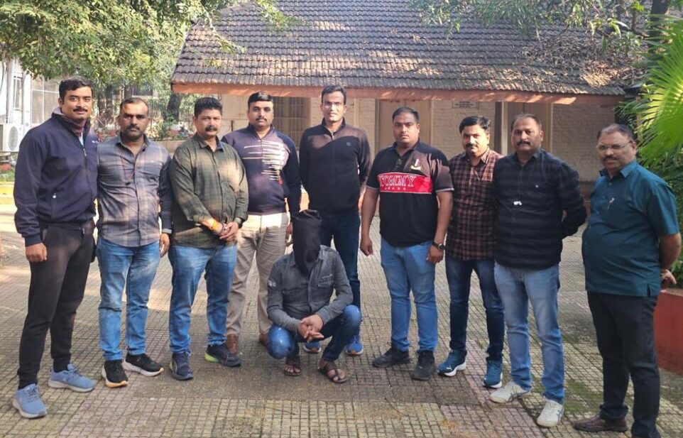 कुख्यात नीलेश घायवळ टोळीतील गुंडाला अटक