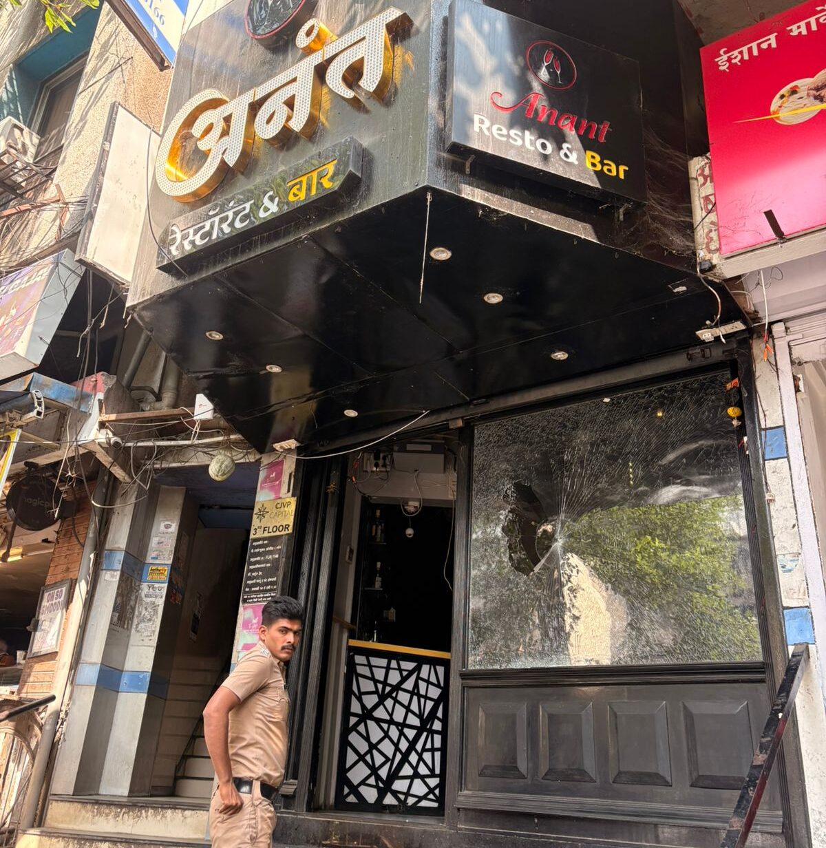 डेक्कन परिसरातील रेस्टॉरंटमध्ये दरोडा