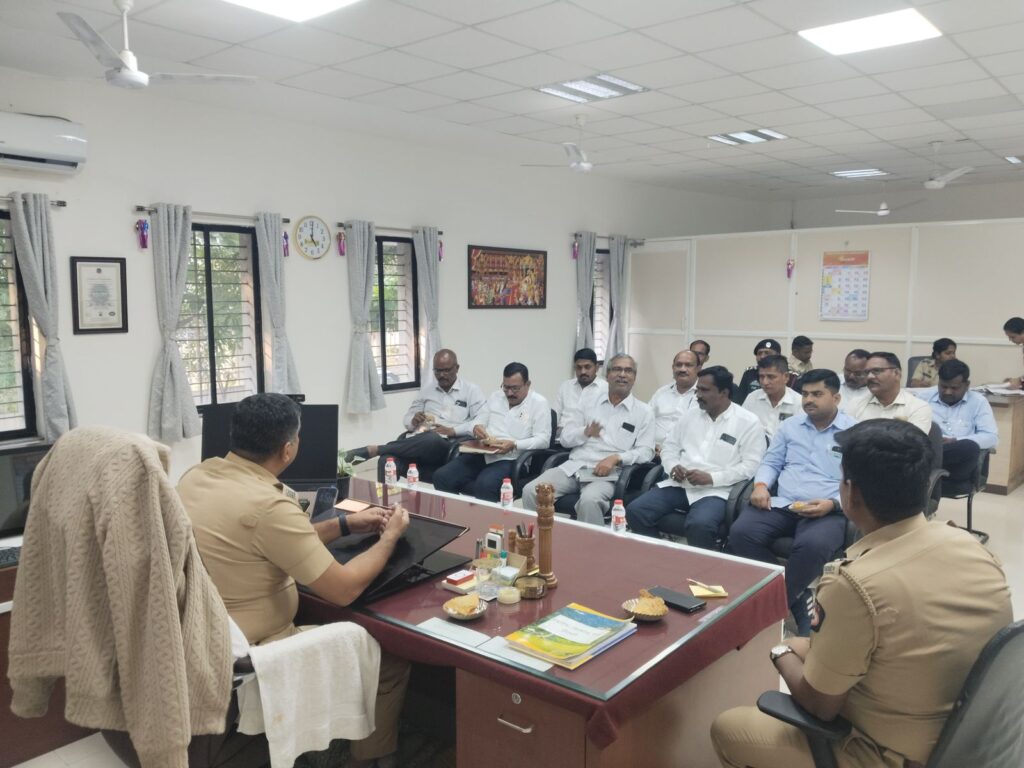 ऊस वाहतूक करतांना अपघात रोखण्याकरिता उपाययोजना कराव्यात-