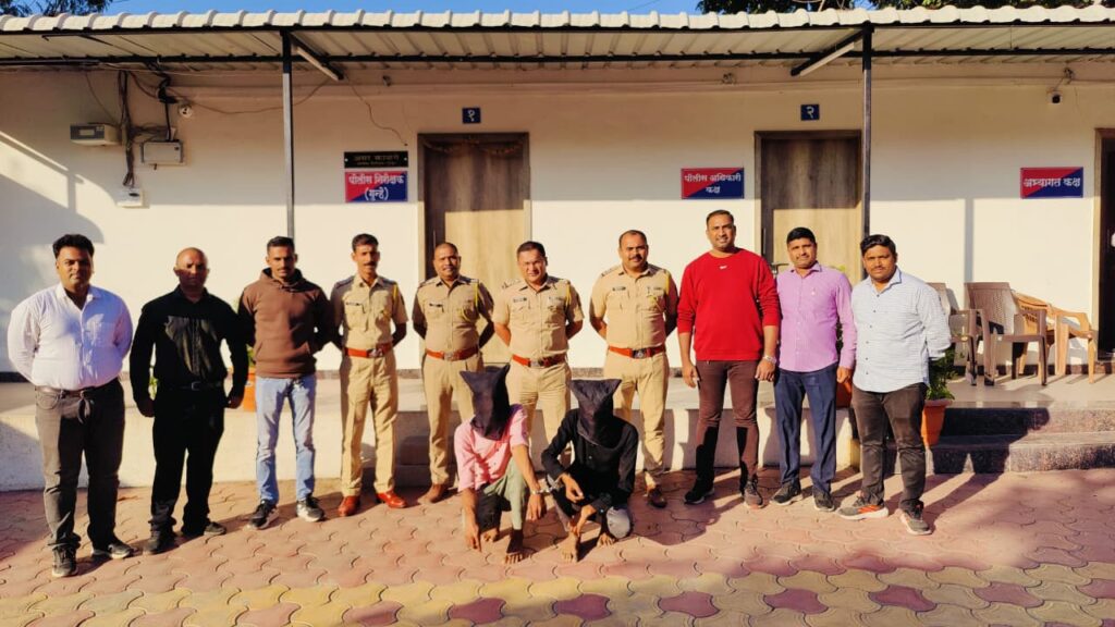 अल्‍पवयीन मुलींचे अपहरण करणाऱ्या दोघांना बेड्या