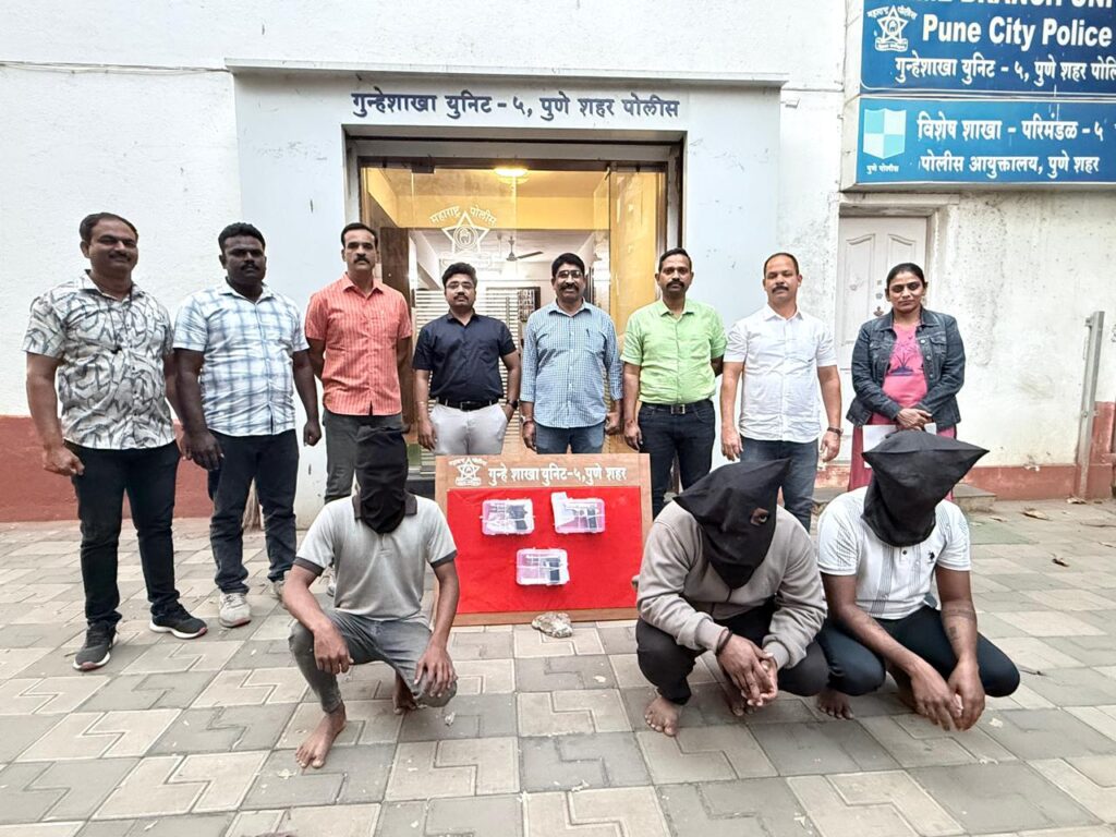 देशी बनावटीच्या पिस्तुलांची विक्री; तिघे गजाआड