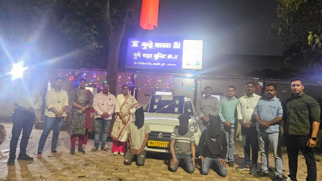 लिफ्ट देण्याच्या बतावणीने लुटणारे गजाआड