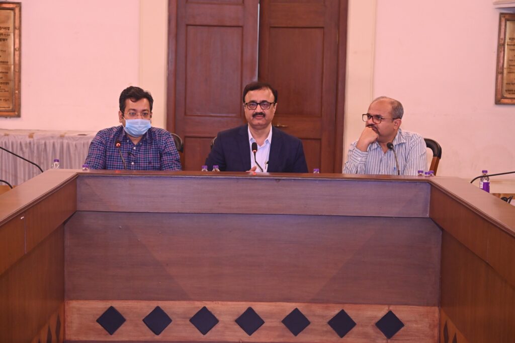 ‘पुणे ग्रोथ हब’ प्रारुप आराखडा करण्याच्या दृष्टीने सर्वेक्षणाला गती द्यावी