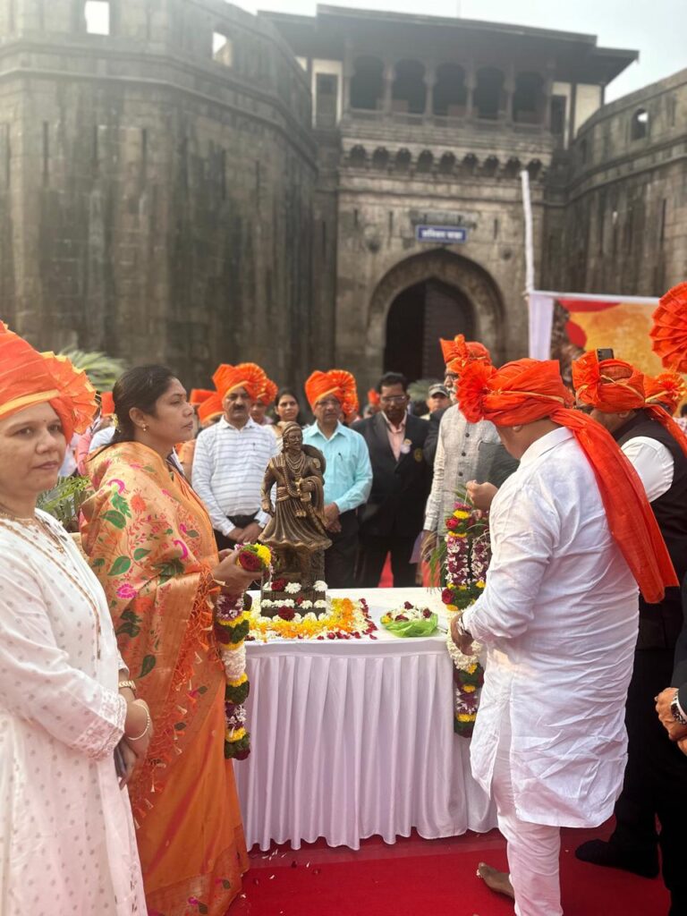 छत्रपती शिवाजी महाराज यांच्या जयंती निमित्त भव्य पदयात्रा उत्साहपूर्ण वातावरणात संपन्न