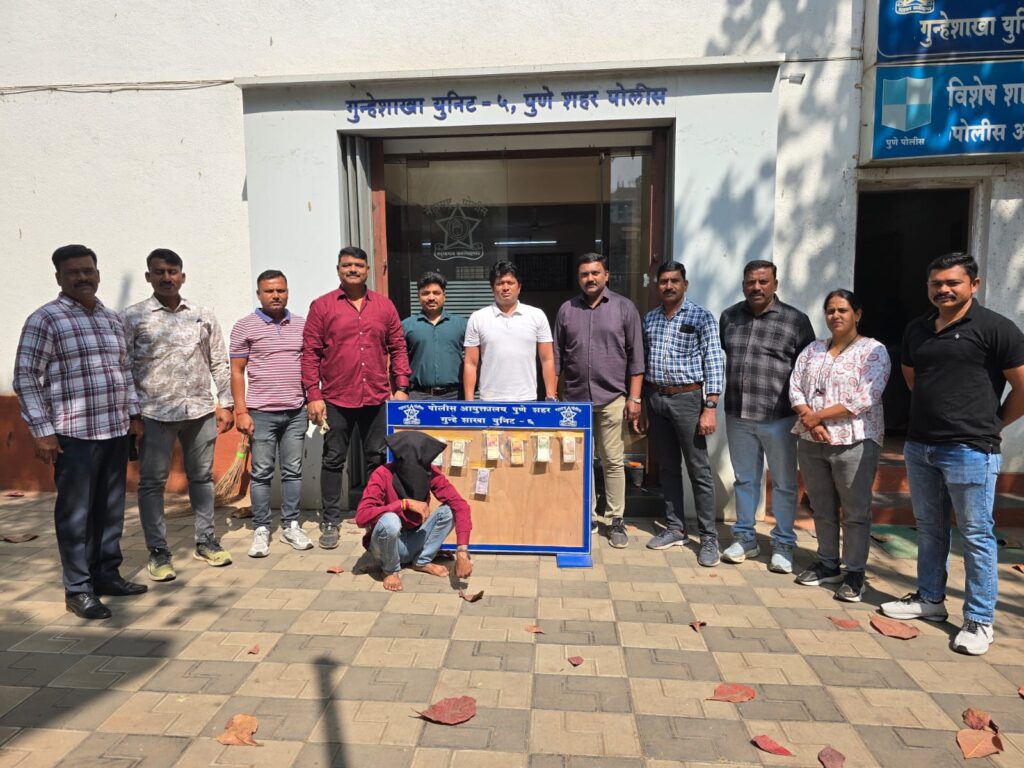 दुचाकी विक्री दालनातून रोकड चोरणारा गजाआड