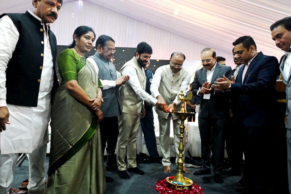 नागरिकांच्या जीवनात बदल घडविण्यावर महसूलचा प्रयत्न- मंत्री चंद्रशेखर बावनकुळे