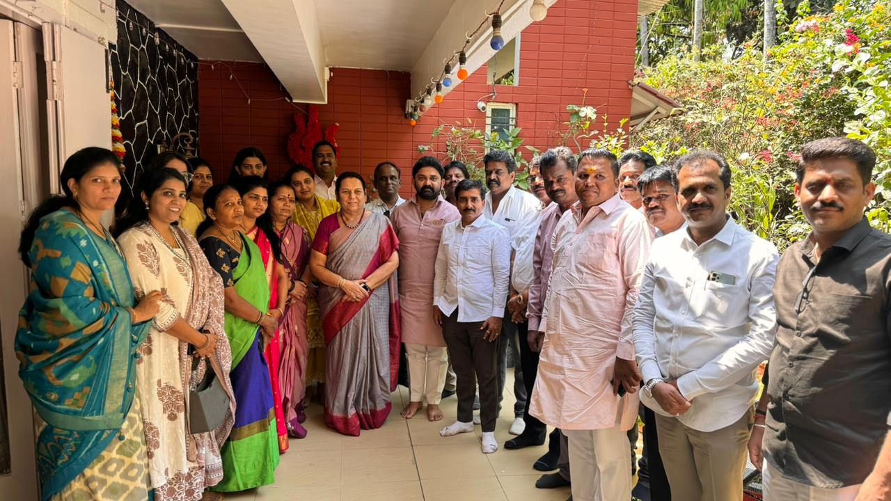 गुढीपाडव्याच्या निमित्ताने पुण्यात सिल्व्हर रॉक्स येथे उपसभापती डॉ. नीलम गोऱ्हेंचा शिवसैनिकांशी संवाद